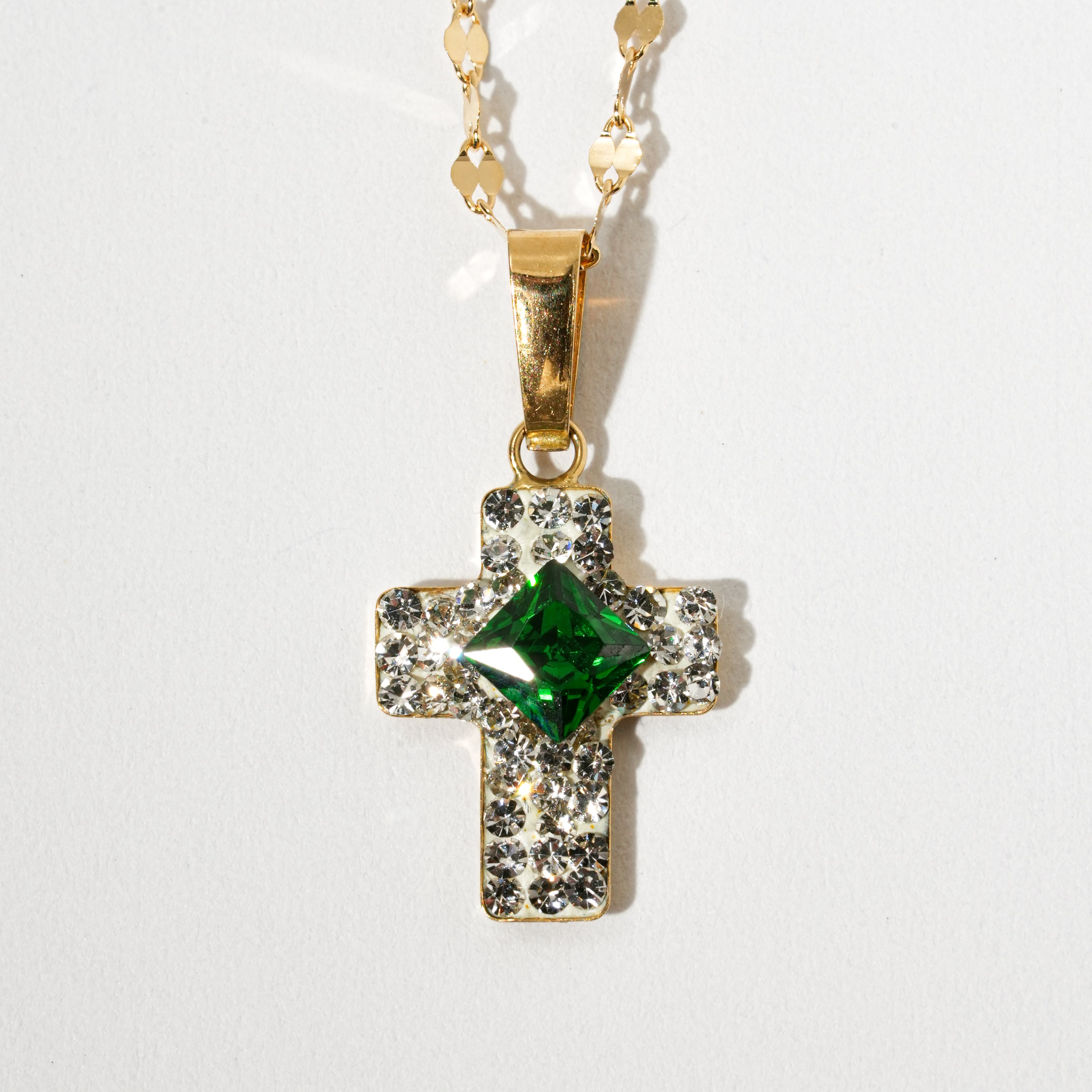 Collana croce con pietra verde in oro 18kt e zirconi