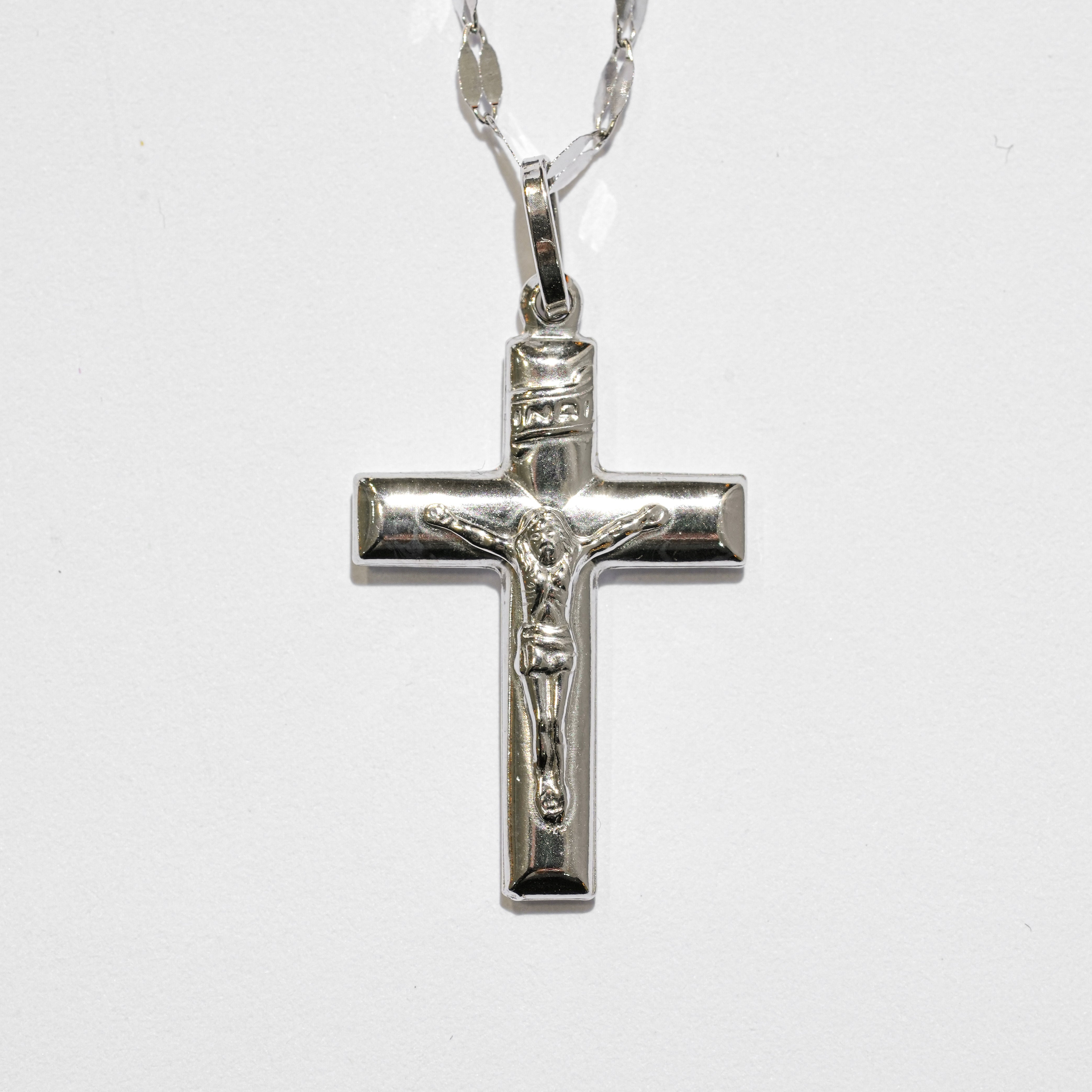 Collana con croce in oro 18Kt