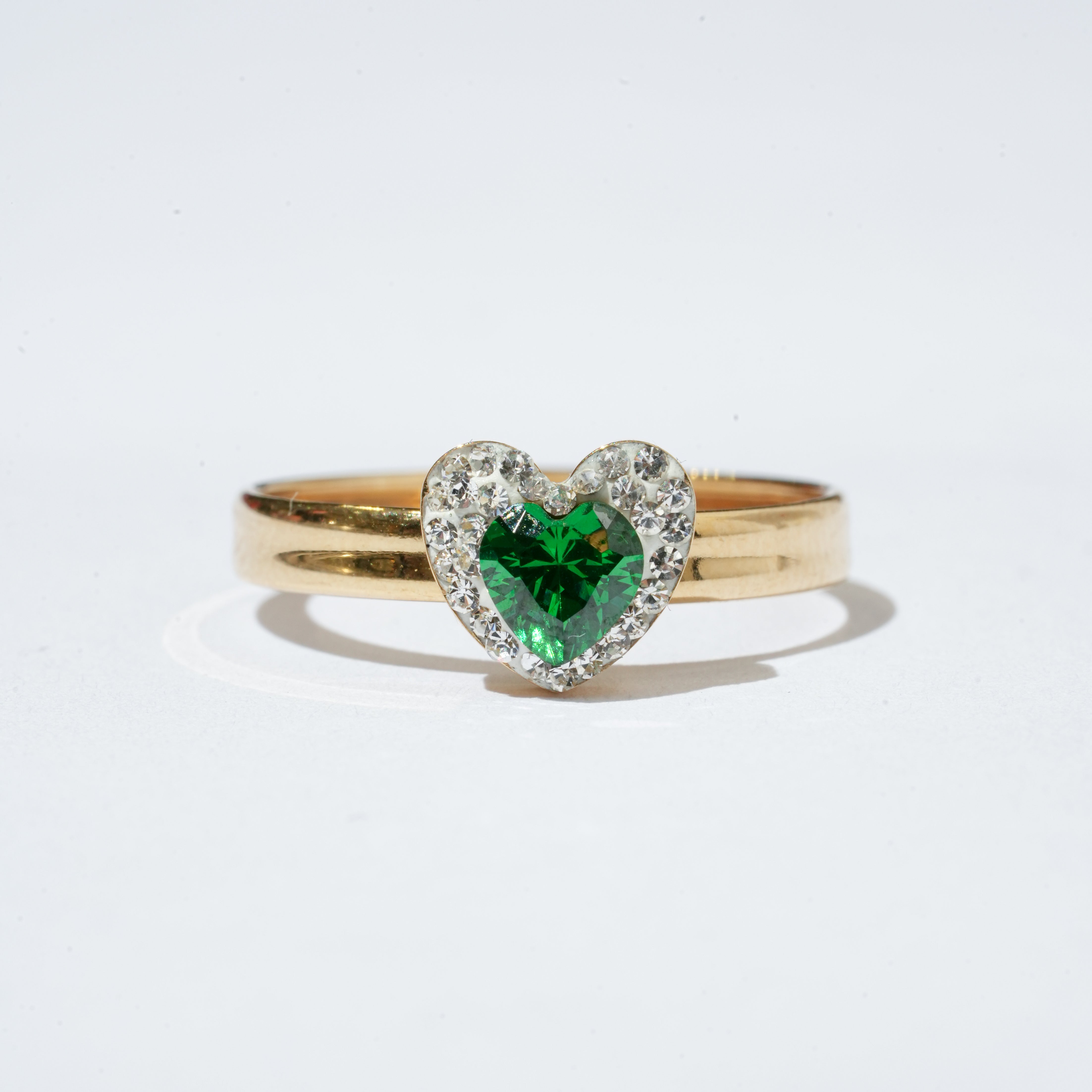Anello in oro 18Kt con cuore verde