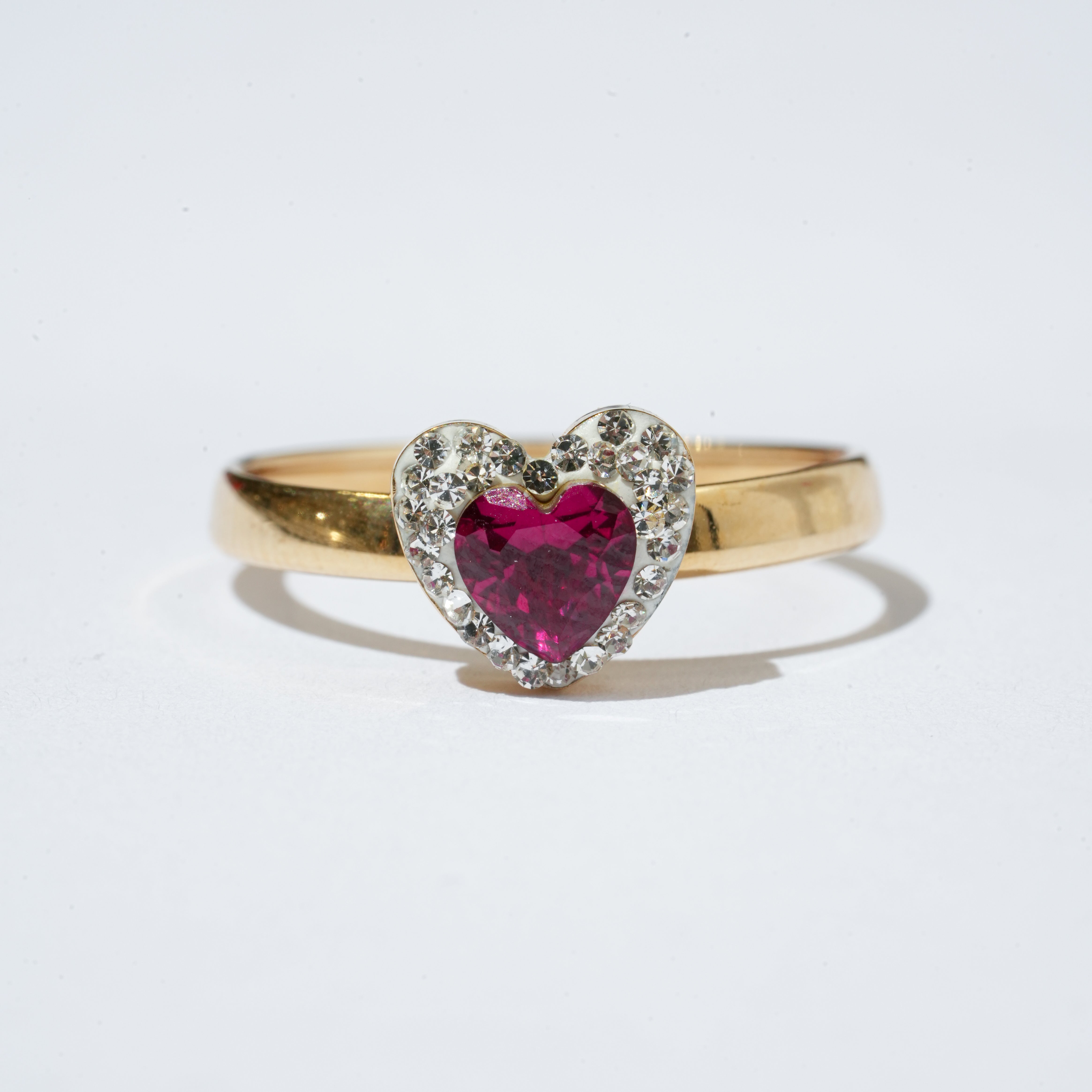 Anello in oro 18kt con cuore rosso